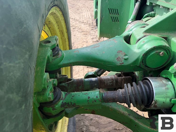 2014-john-deere-8295r-image-16