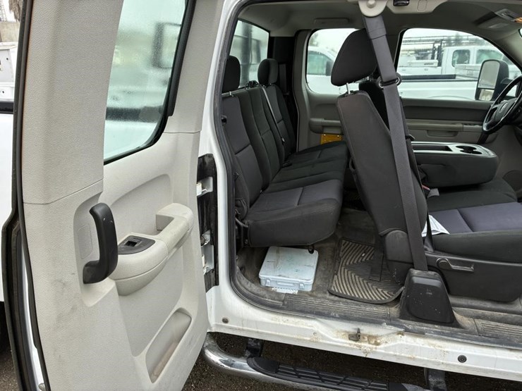 2012-gmc-sierra-3500-image-10