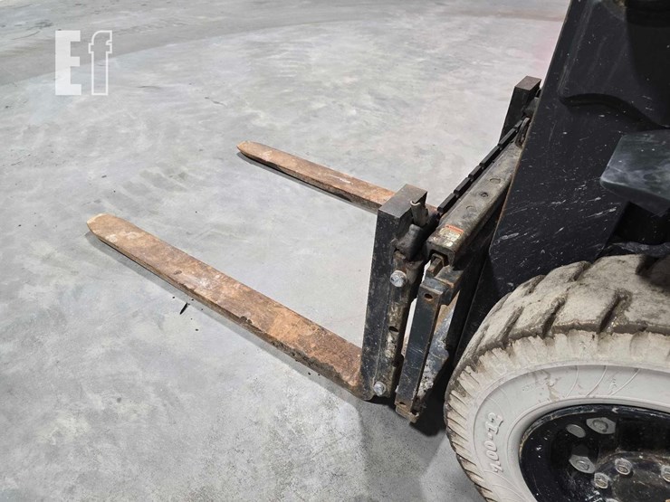 caterpillar-gp25n-image-12