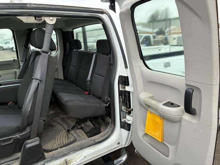 2012-gmc-sierra-3500-image-11