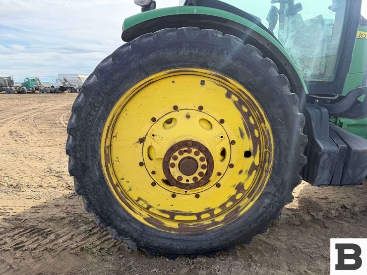 2014-john-deere-8295r-image-38