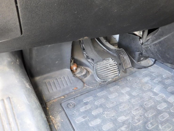 2018-dodge-3500-image-24