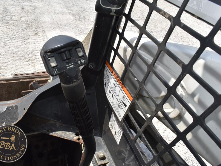 2016-bobcat-t590-image-39