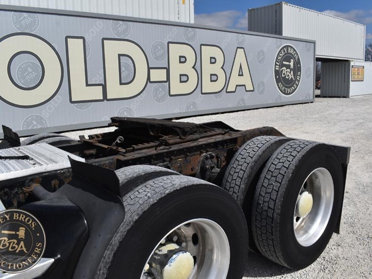 2013-kenworth-t660-image-15