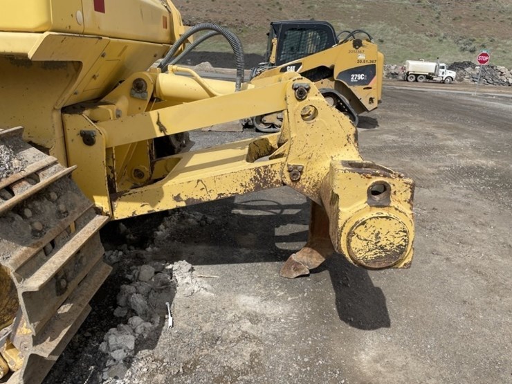 2013-komatsu-d65ex-17-image-24