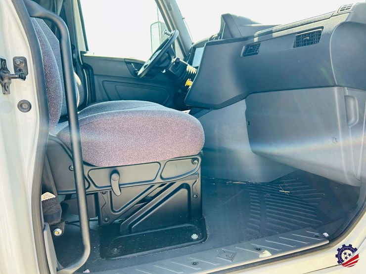 2024-international-lt62f-t/a-truck-tractor-image-113