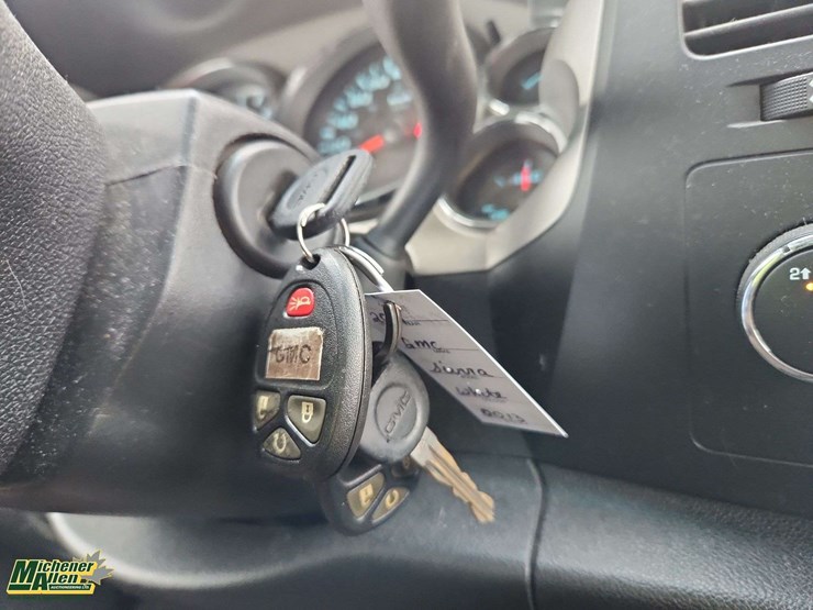 2011-gmc-sierra-2500hd-image-18