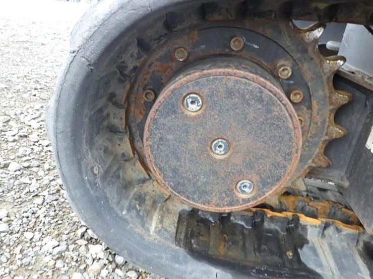 2020-bobcat-e26-image-33