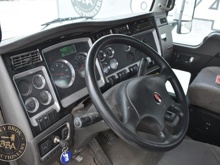 2013-kenworth-t660-image-35