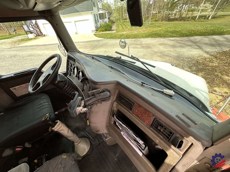 2005-kenworth-t300-image-91