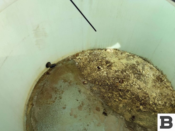 1550-gallon-round-poly-fertilizer-tank-image-6