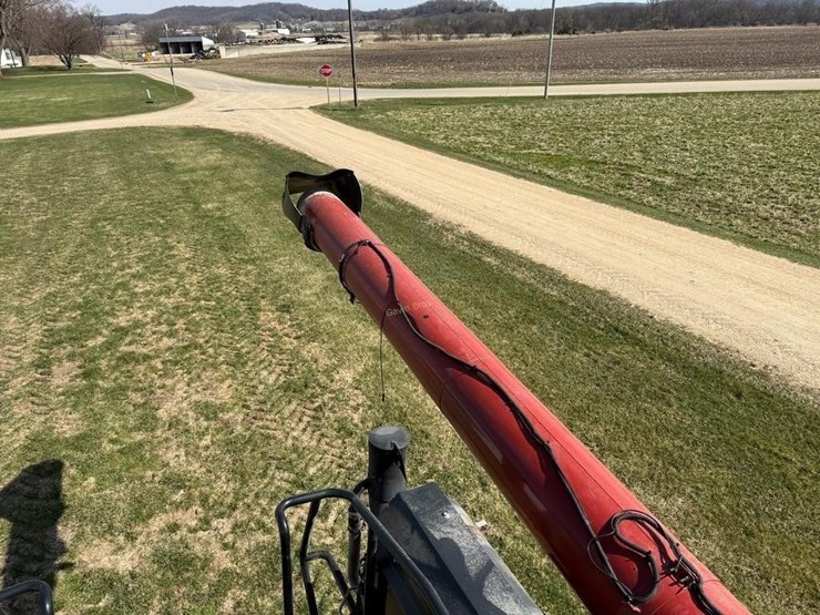 2014-case-ih-8230-image-49