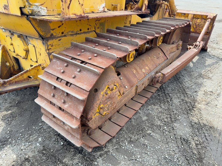 caterpillar-d6-image-21