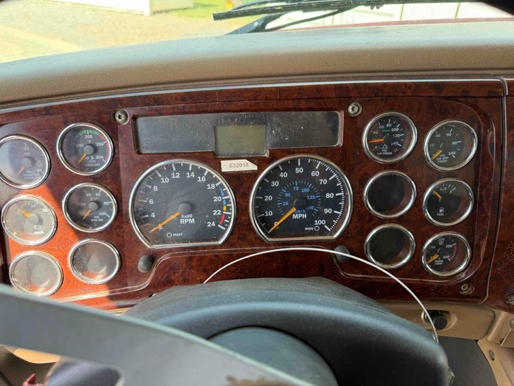 2007-mack-granite-gu713-image-33