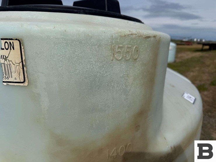 1550-gallon-round-poly-fertilizer-tank-image-9