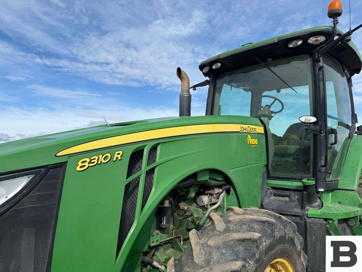2011-john-deere-8310r-image-11