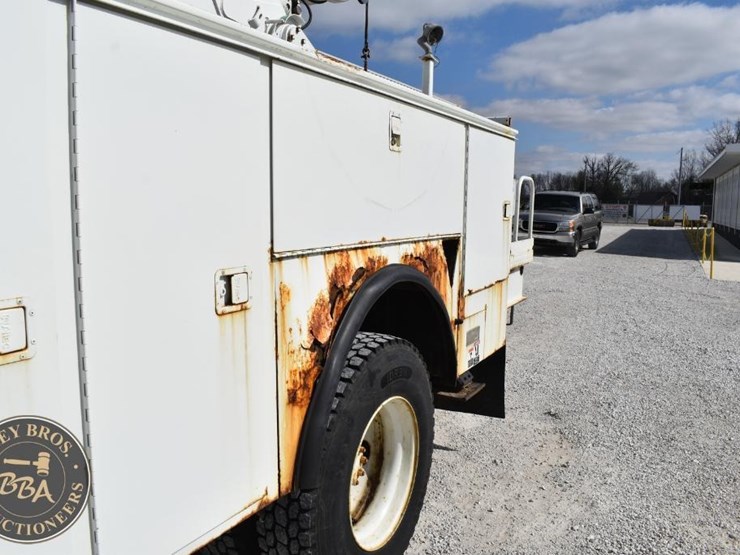 2005-international-durastar-4300-image-11