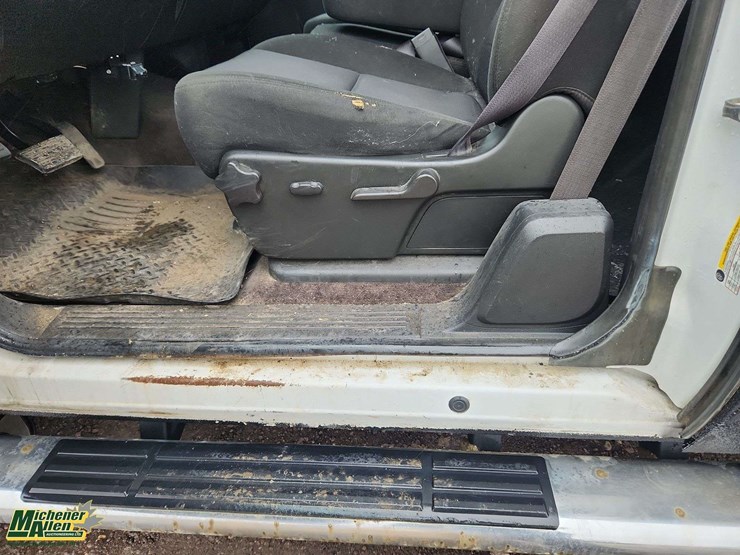 2011-gmc-sierra-2500hd-image-52