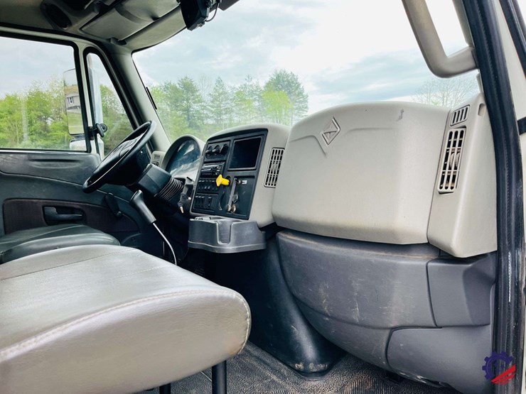 2015-international-durastar-4300-image-62