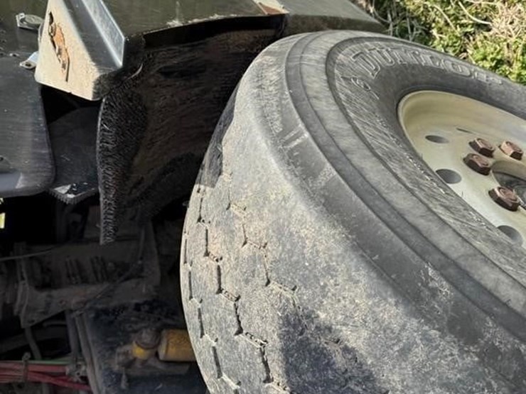 1990-freightliner-fld112-straight-truck-image-18