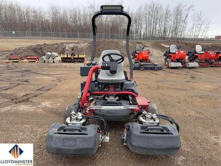 2015-toro-greensmaster-300-image-6