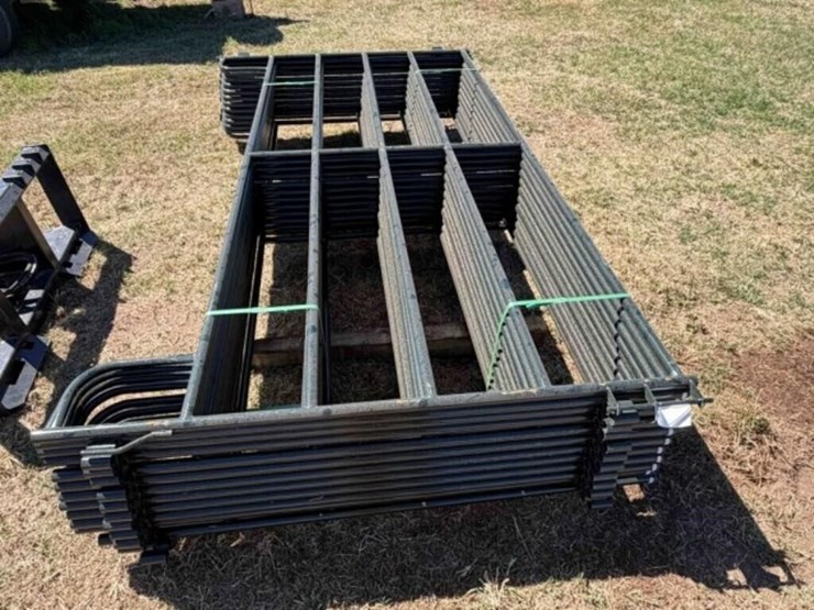 13--5’x9’-metal-livestock-panels-image-6