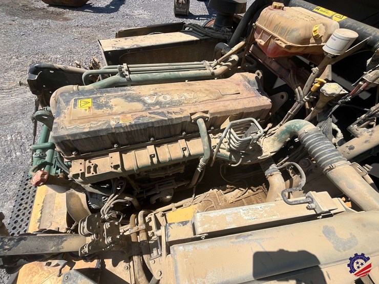 2010-volvo-a40e-image-74