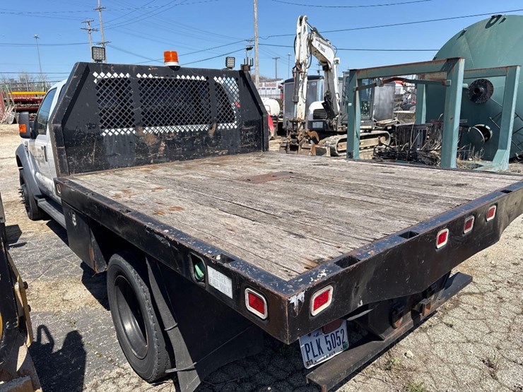 2010-ford-f550-image-6