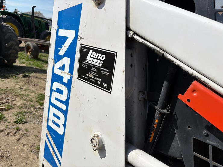 bobcat-742b-image-9