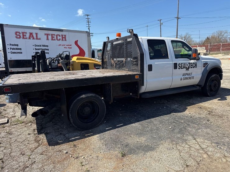 2010-ford-f550-image-4