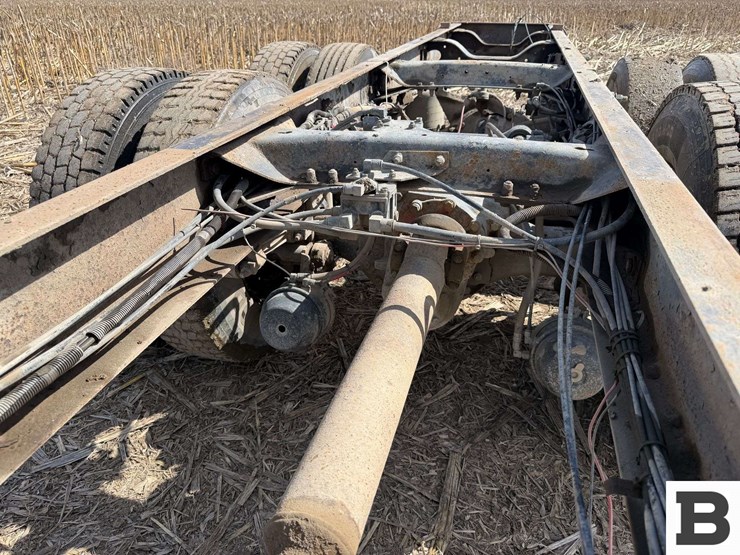 2000-mack-ch612-image-17