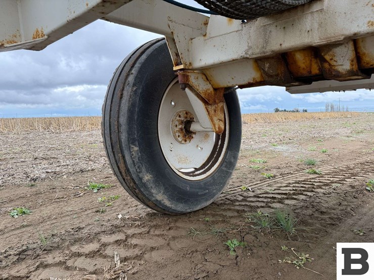 willmar-high-lander-fertilizer-spreader-image-14