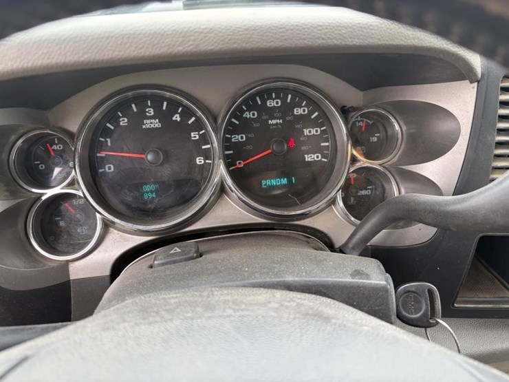 2012-gmc-sierra-2500-image-15