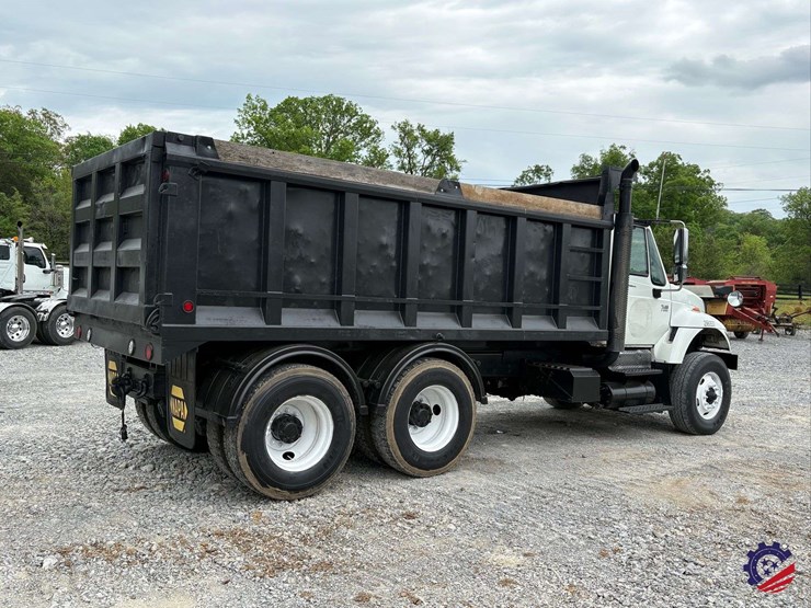 2007-international-sf525-t/a-dump-truck-image-4