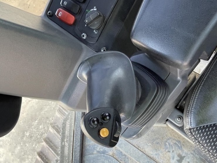 2021-caterpillar-d2-image-29