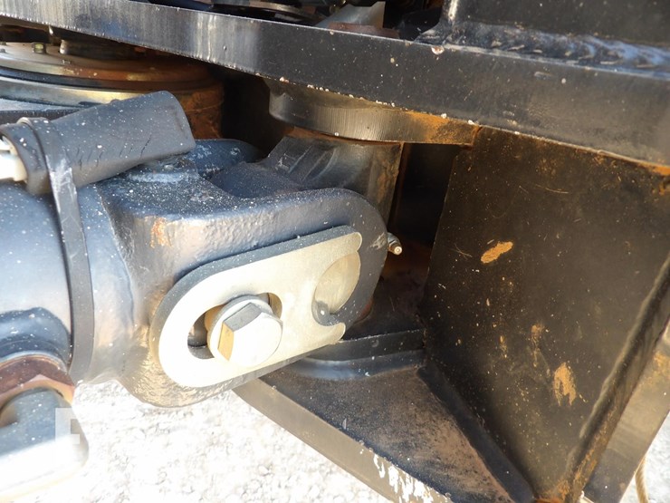 new-holland-t9040-image-29