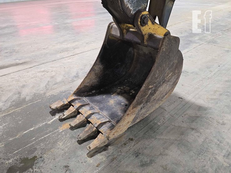 2011-deere-310j-image-14