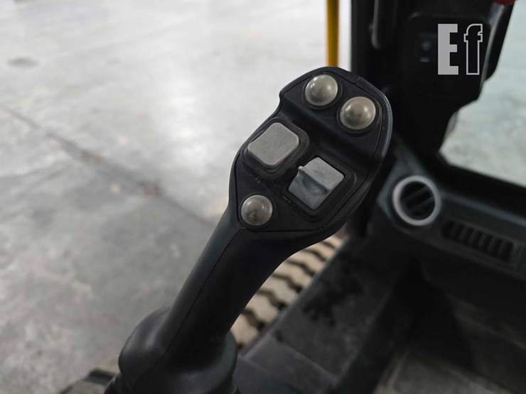 2021-jcb-3ts-8t-image-17