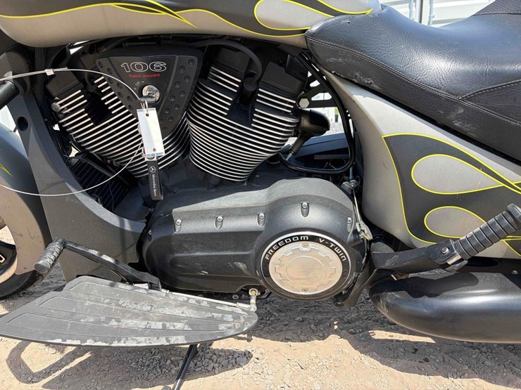 yamaha-victory-motorcycle-image-6