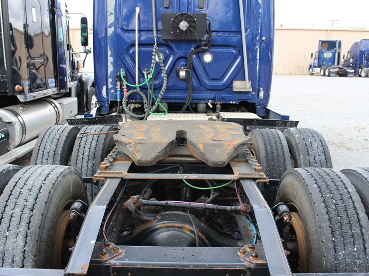 2019-freightliner-cascadia-pt126sl-3akjhhdr0kskl2228-mileage:-688348-image-9