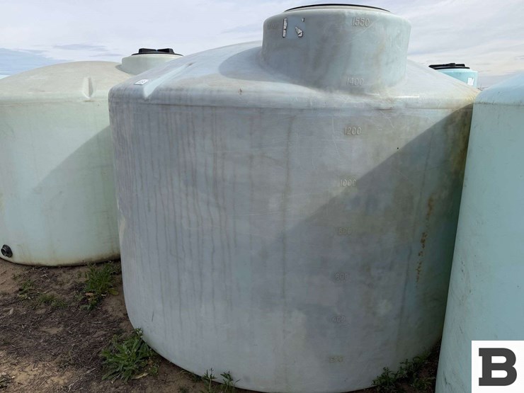 1550-gallon-round-poly-fertilizer-tank-image-6