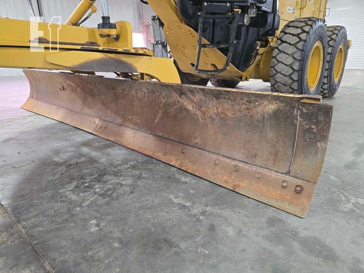 2011-caterpillar-140m2-image-9