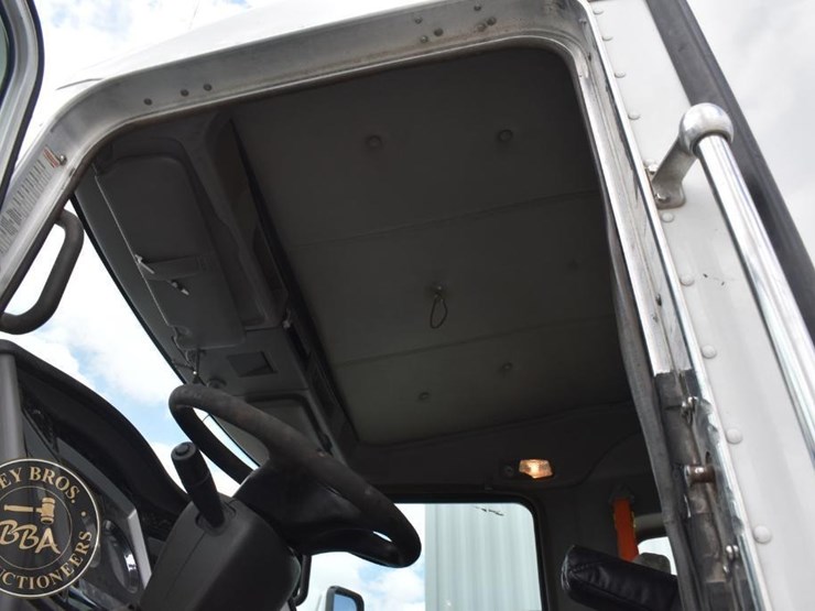 2014-kenworth-t660-image-28