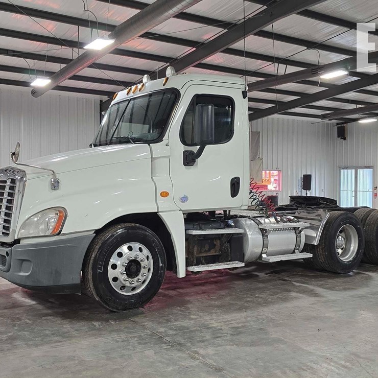 2014 FREIGHTLINER CASCADIA 125