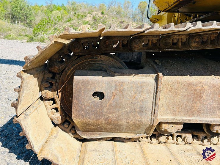 2015-komatsu-pc210-lc-image-84