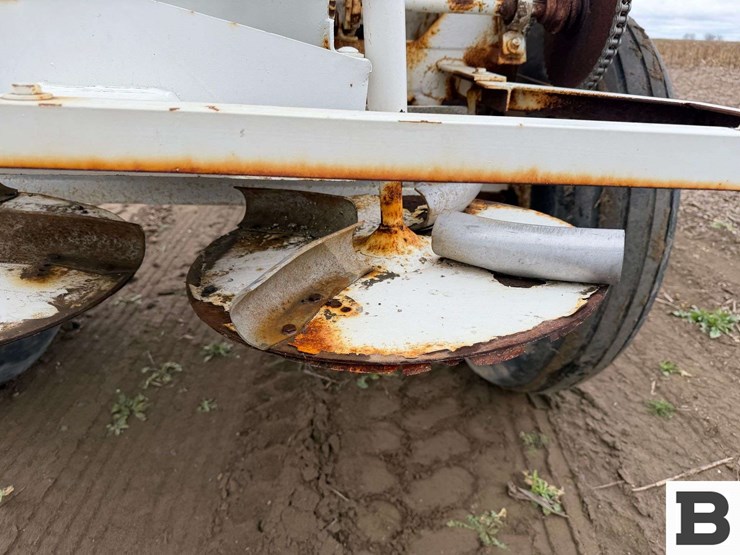 willmar-high-lander-fertilizer-spreader-image-20