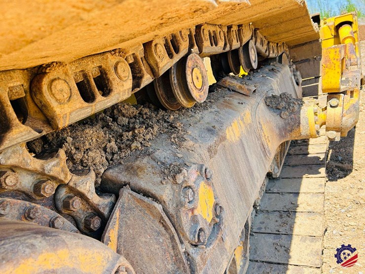 2023-komatsu-d65px-18-image-23