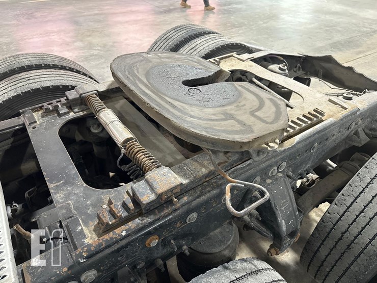 2008-peterbilt-386-image-11