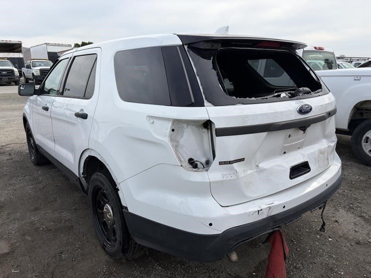 2017-ford-explorer-image-4