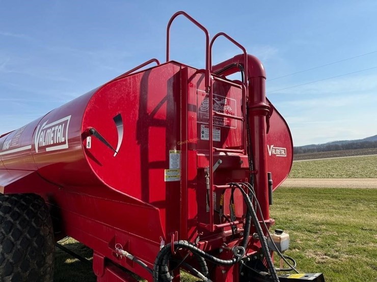 2023-valmetal-auto-trac-5600-gallon-manure-tanker-image-10